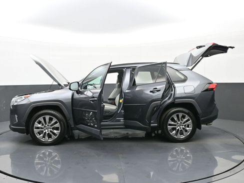 Used 2021 Toyota RAV4 XLE Premium image 52