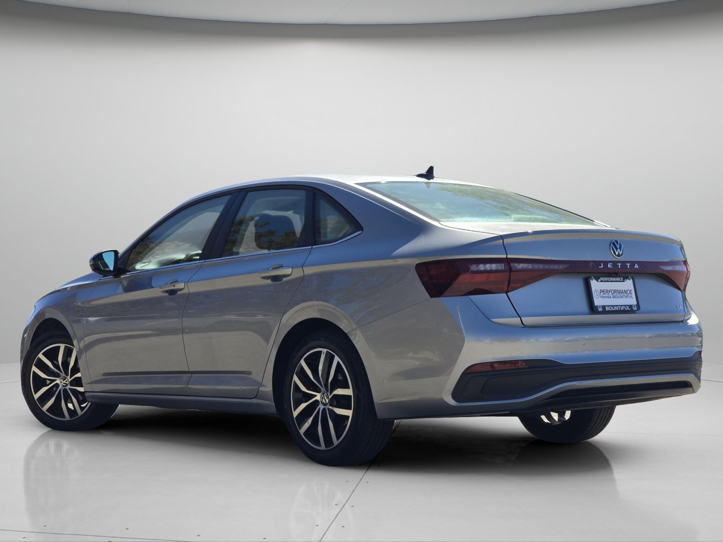 Used 2025 Volkswagen Jetta SE FWD image 19