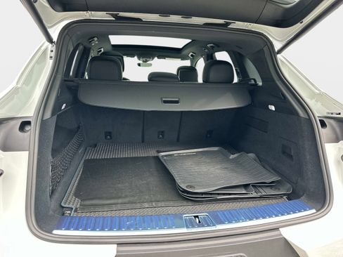 Used 2024 Porsche Cayenne Base image 10