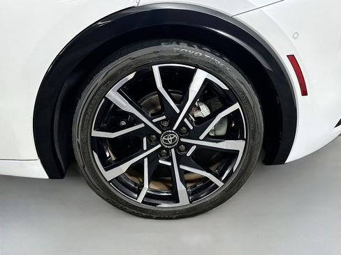 Used 2024 Toyota Prius Prime Premium w/ Advanced Technology Package FWD image 28