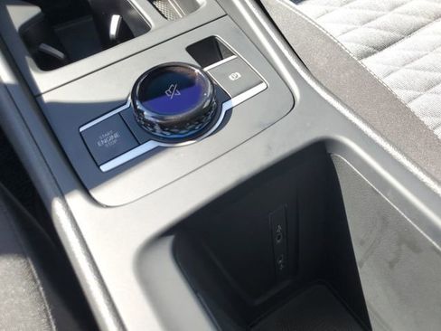 Used 2025 Volkswagen Tiguan S image 21