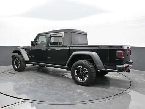 Used 2025 Jeep Gladiator Rubicon w/ Safety Group AWD/4WD image 3