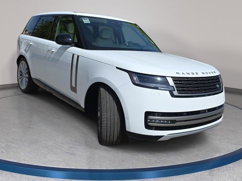 Certified 2024 Land Rover Range Rover SE AWD/4WD image 3