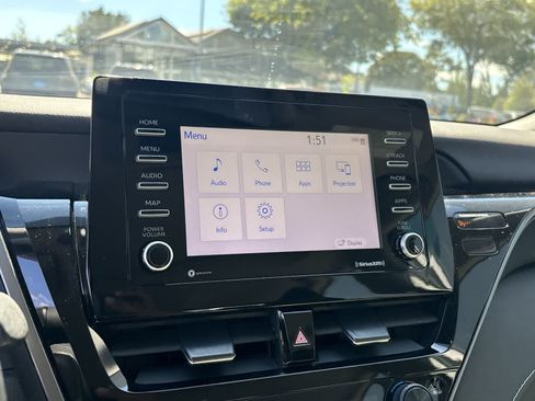 Used 2022 Toyota Camry SE w/ Convenience Package FWD image 11