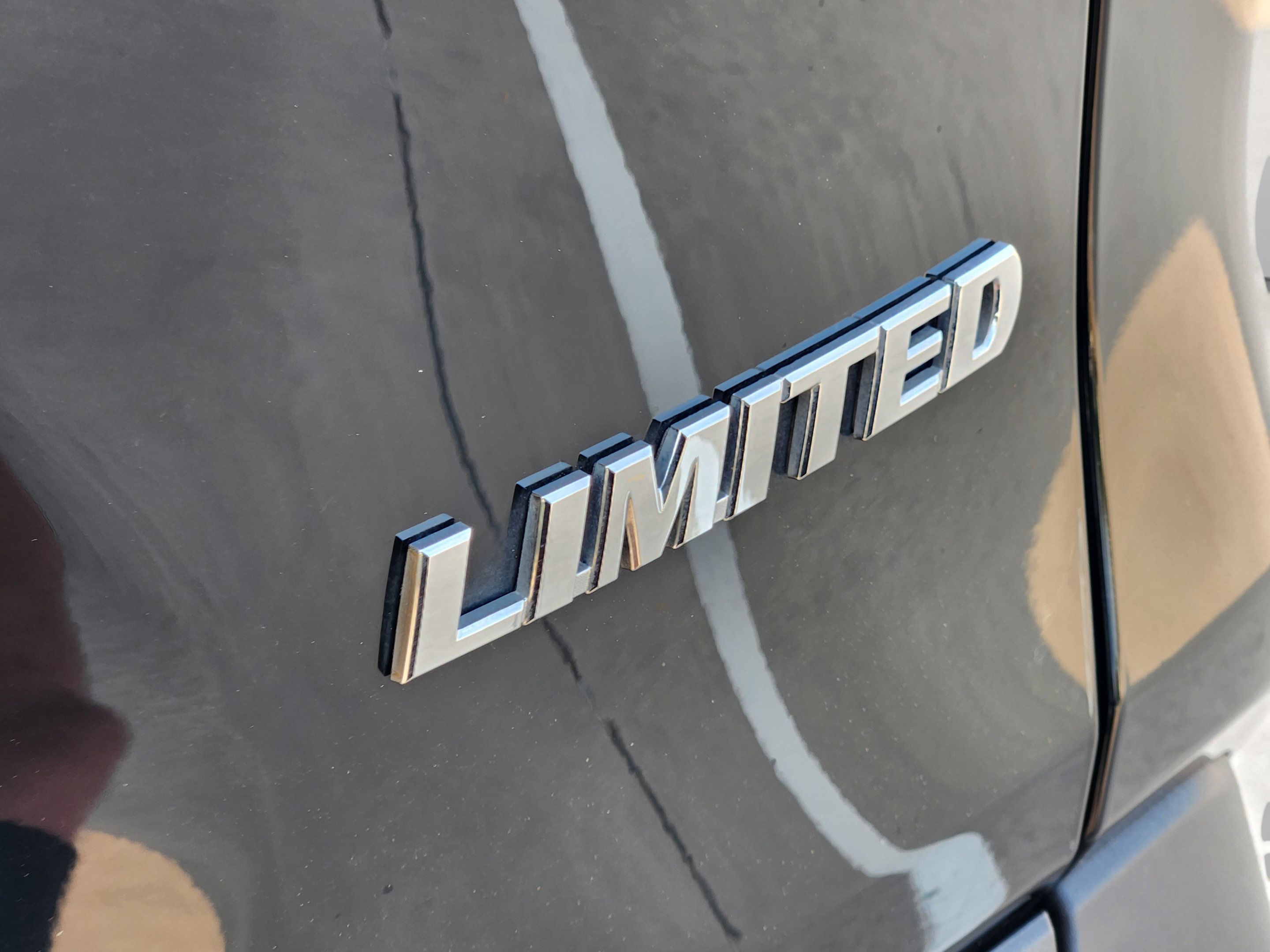 Used 2019 Toyota RAV4 Limited w/ Cold Weather Package FWD image 39