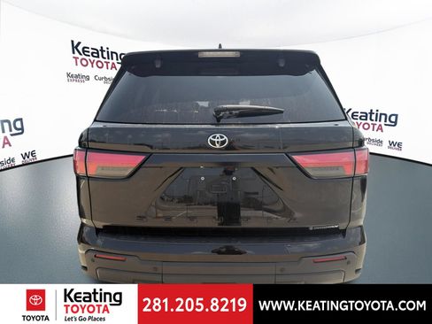 Used 2025 Toyota Sequoia SR5 AWD/4WD image 4