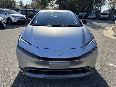 Used 2023 Toyota Prius XLE image 6