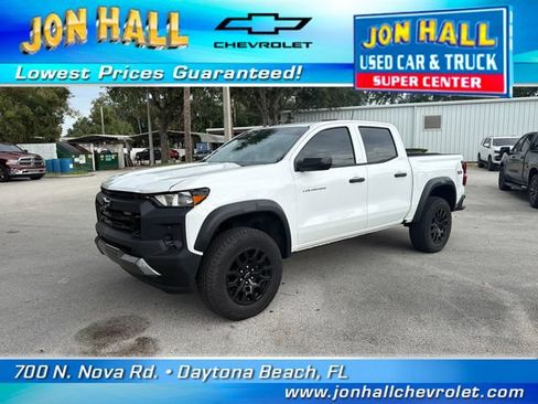 Used 2023 Chevrolet Colorado Trail Boss w/ Advanced Trailering Package AWD/4WD image 2