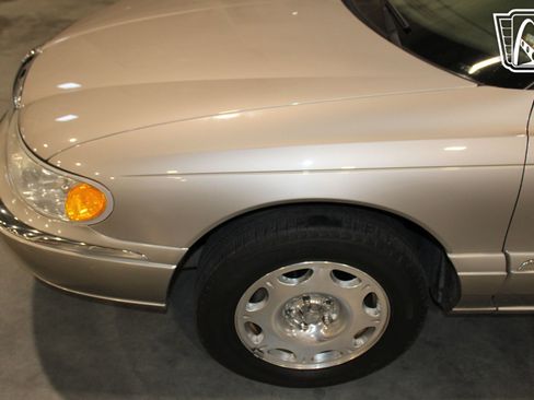 Used 1999 Lincoln Continental FWD image 26