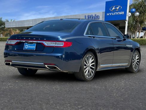 Used 2017 Lincoln Continental Select FWD image 3