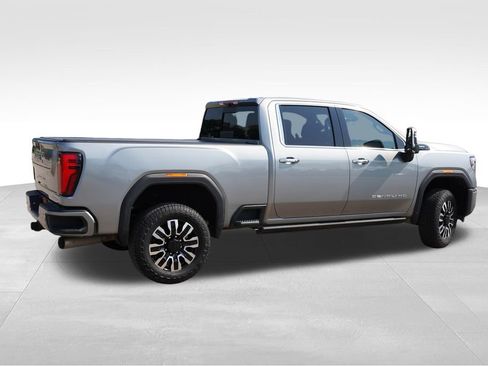 Used 2025 GMC Sierra 3500 Denali Ultimate AWD/4WD image 4
