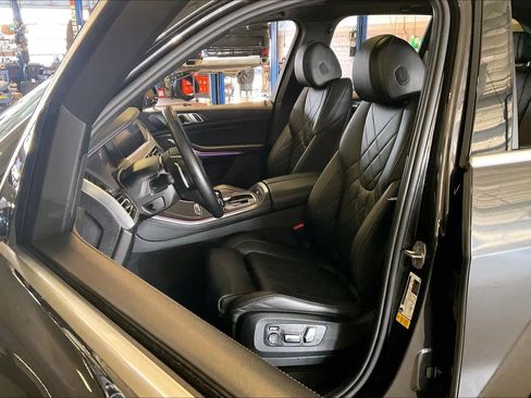Used 2023 BMW X5 sDrive40i w/ Premium Package image 8