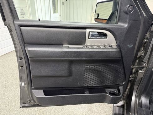 Used 2017 Ford Expedition EL Limited w/ Equipment Group 301A AWD/4WD image 23