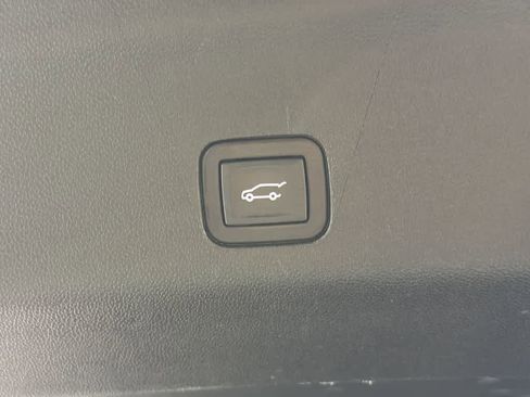 Used 2023 GMC Yukon SLT image 27