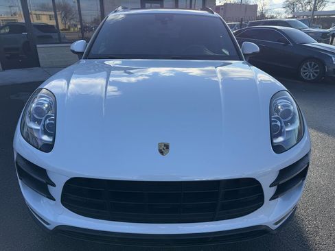 Used 2015 Porsche Macan Turbo image 2