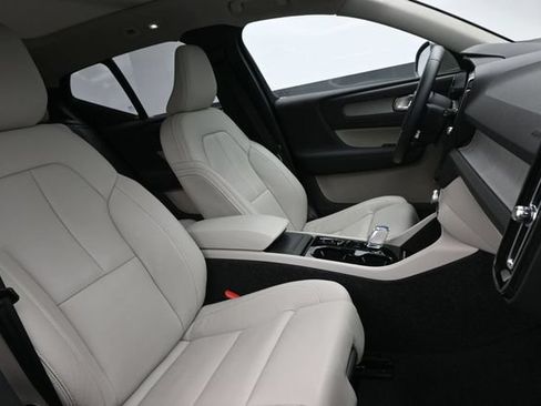 Used 2025 Volvo XC40 B5 Ultra w/ Climate Package AWD/4WD image 34