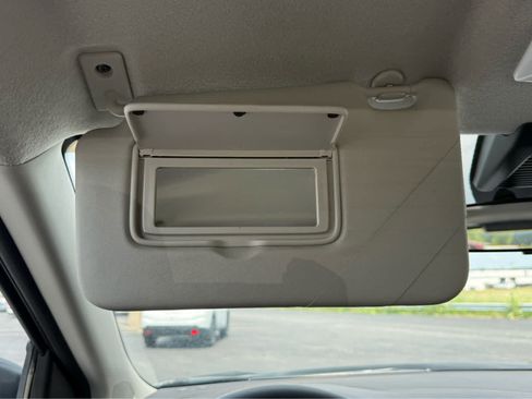 Used 2025 Nissan Kicks Play S FWD image 28