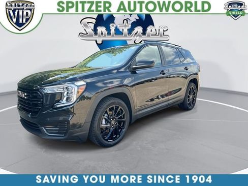 Used 2023 GMC Terrain SLE w/ Driver Convenience Package FWD image 4