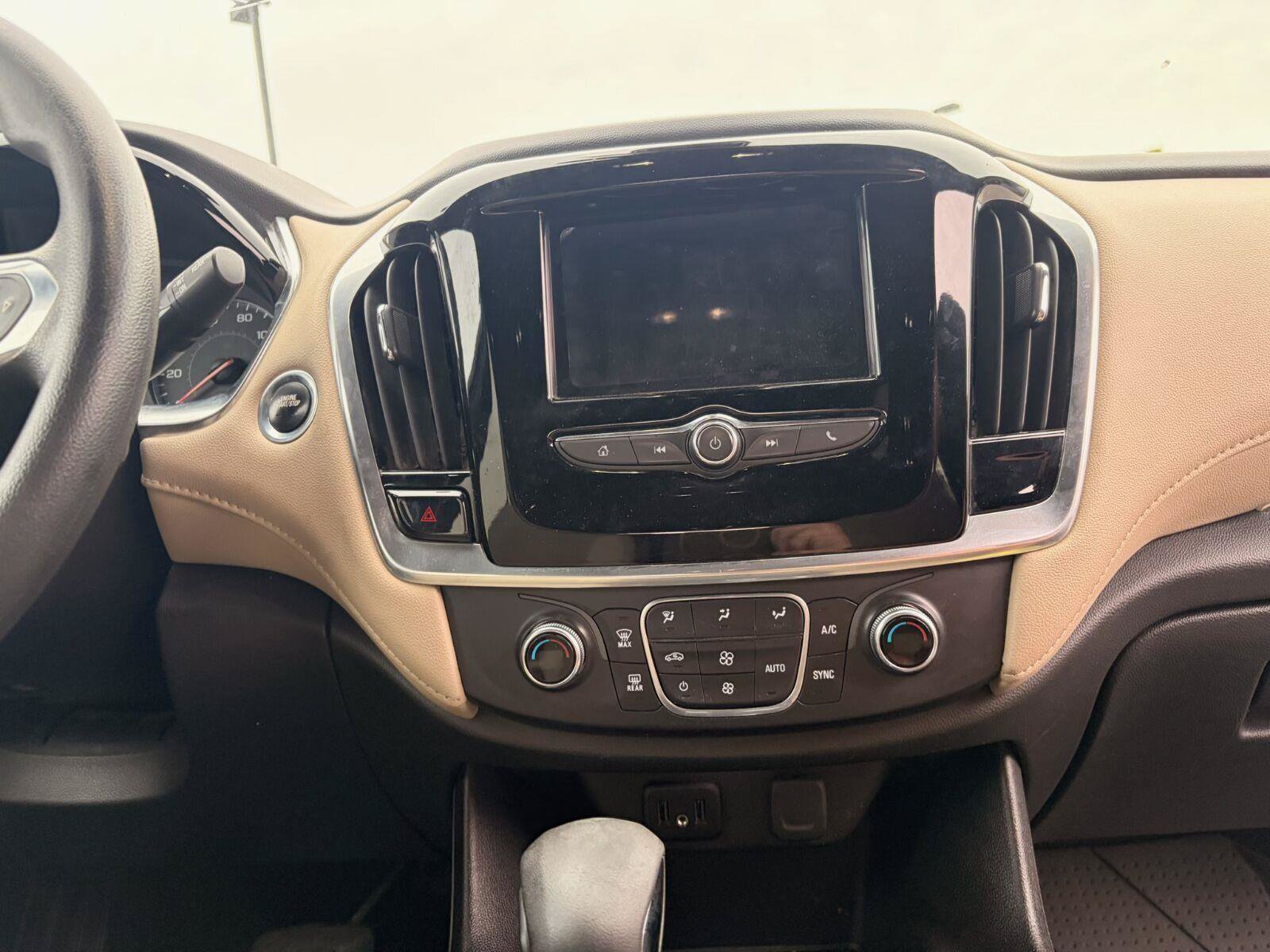 Used 2022 Chevrolet Traverse LS FWD image 20