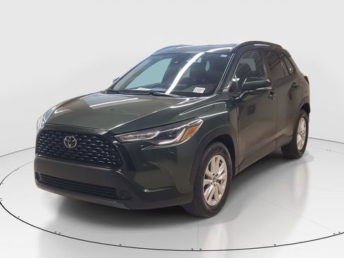 Used 2022 Toyota Corolla Cross LE w/ Moonroof Package image 3
