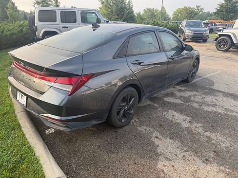 Used 2021 Hyundai Elantra SEL FWD image 5