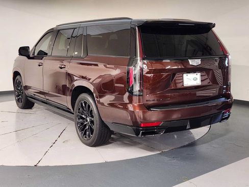 Used 2023 Cadillac Escalade ESV Sport w/ LPO, ONYX Package RWD image 6