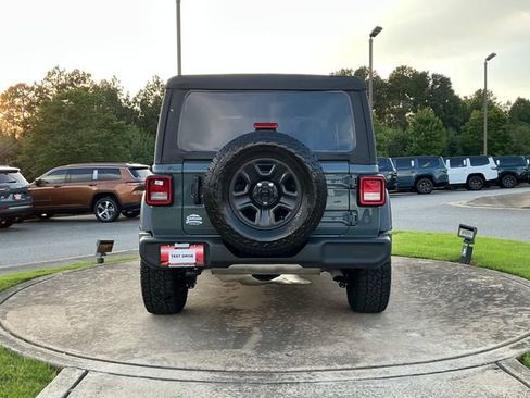 Used 2025 Jeep Wrangler Sport AWD/4WD image 6