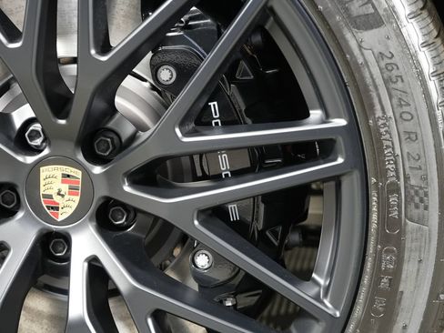 New 2026 Porsche Macan GTS AWD/4WD image 14