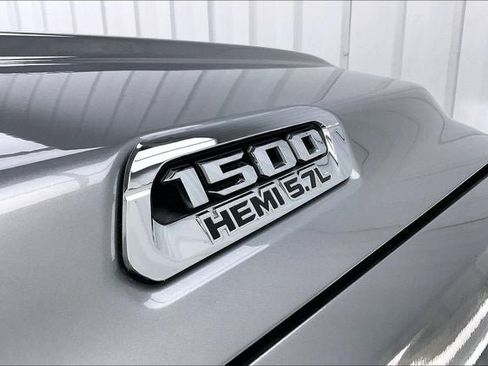 Used 2022 RAM 1500 Laramie AWD/4WD image 9