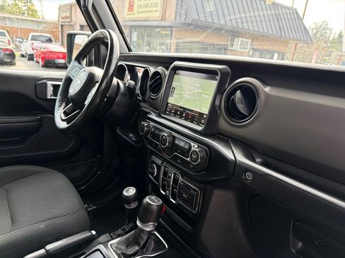 Used 2022 Jeep Gladiator Sport image 25