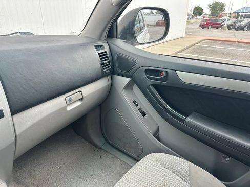 Used 2007 Toyota 4Runner SR5 AWD/4WD image 37
