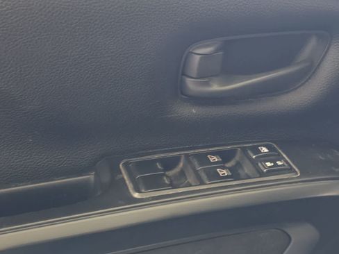 Used 2018 Nissan Titan S w/ S Utility Package AWD/4WD image 15