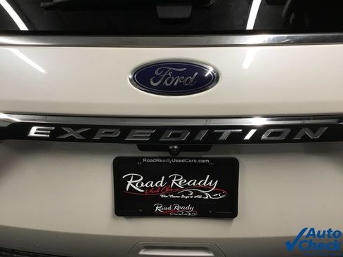 Used 2019 Ford Expedition Limited w/ Equipment Group 301A AWD/4WD image 14