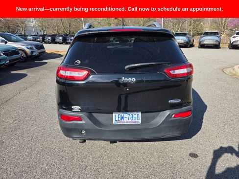Used 2018 Jeep Cherokee Latitude Plus image 4