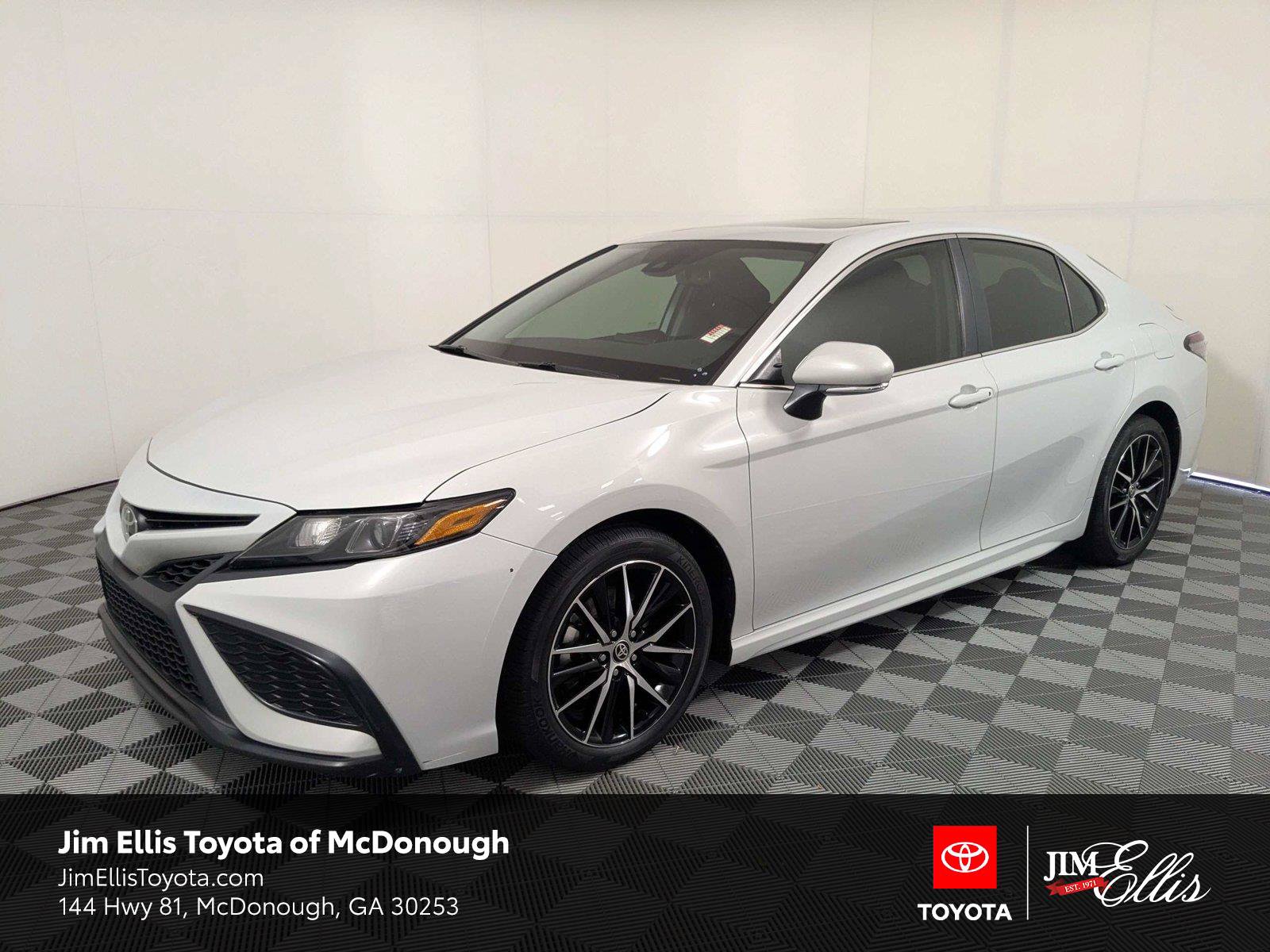 Certified 2024 Toyota Camry SE w/ Convenience Package FWD image 1