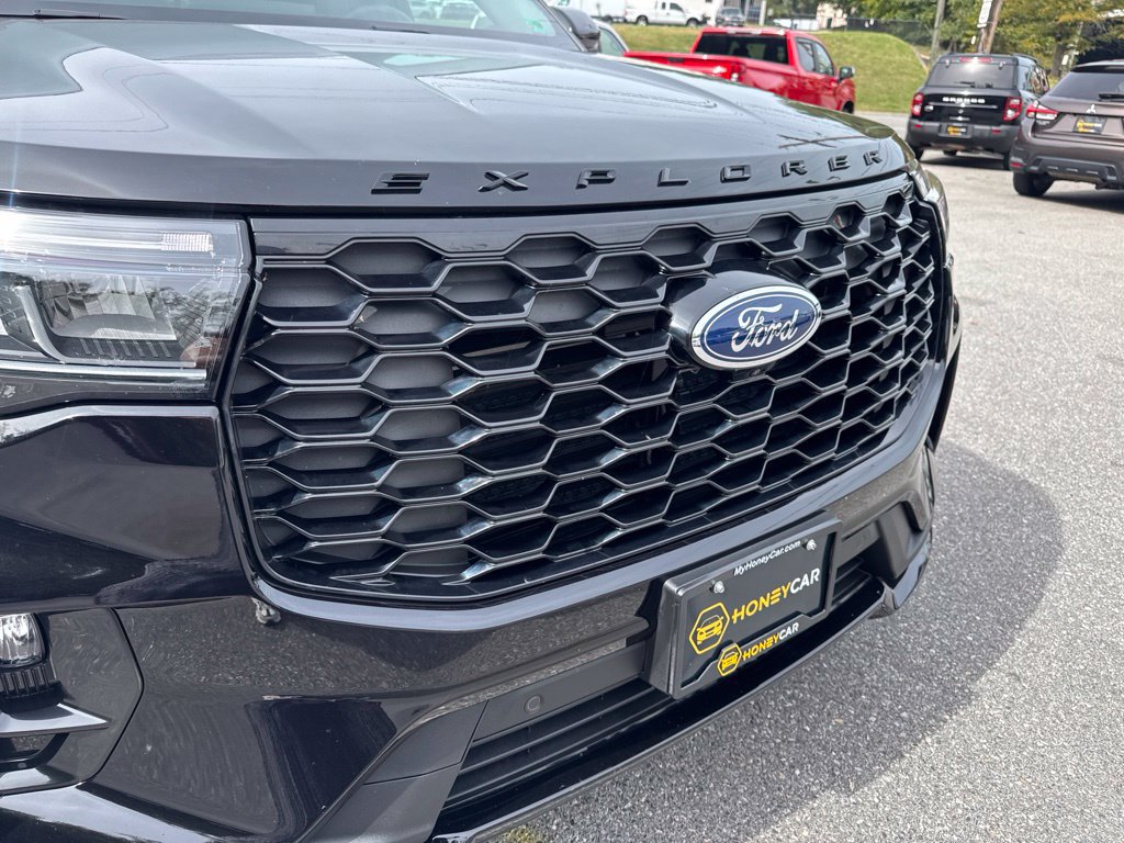 Used 2025 Ford Explorer ST-Line w/ Premium Package AWD/4WD image 5