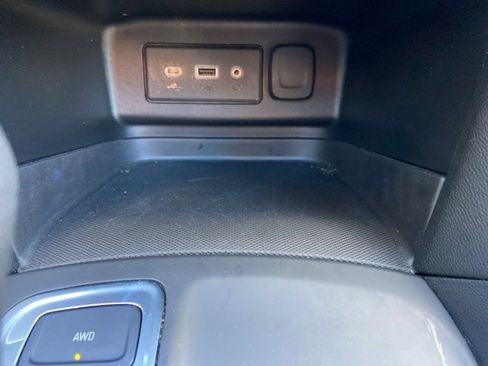 Used 2021 Chevrolet Equinox LT image 19