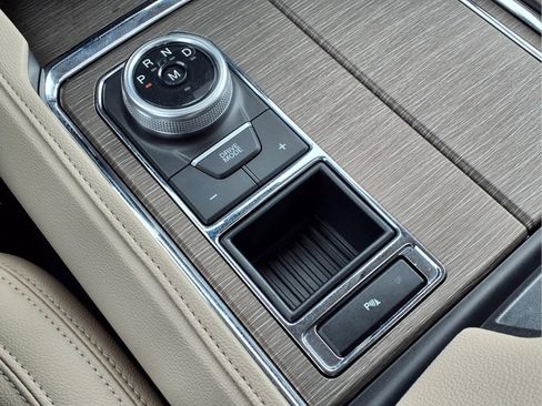 Used 2024 Ford Expedition Limited RWD image 17