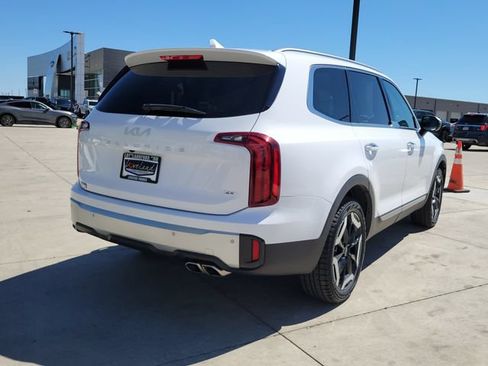 Used 2024 Kia Telluride S AWD/4WD image 3
