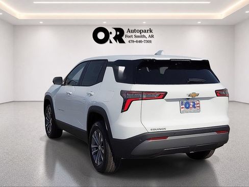 New 2026 Chevrolet Equinox LT w/ Safety and Technology Package FWD image 4