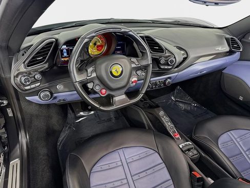 Used 2019 Ferrari 488 Spider image 9