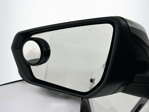 Used 2024 Chevrolet Equinox LS w/ Sport Edition image 16