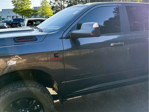 Used 2022 RAM 2500 Big Horn w/ Night Edition AWD/4WD image 4