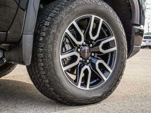 Used 2025 GMC Sierra 1500 AT4 w/ Technology Package image 9