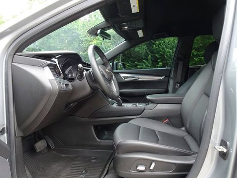 Certified 2024 Cadillac XT5 Luxury w/ LPO, Floor Liner Package AWD/4WD image 7