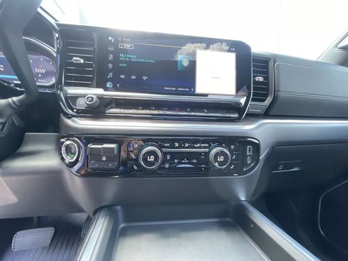 Used 2026 Chevrolet Silverado 2500 LTZ w/ LTZ Premium Package AWD/4WD image 35