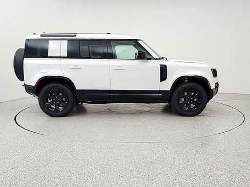 New 2026 Land Rover Defender 110 X-Dynamic SE AWD/4WD image 4