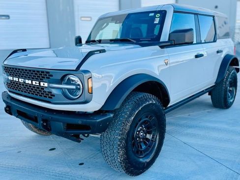 New 2026 Ford Bronco Badlands image 3