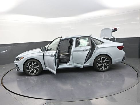 New 2026 Volkswagen Jetta SEL image 30