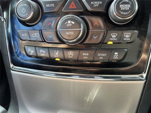 Used 2019 Jeep Grand Cherokee Overland AWD/4WD image 30